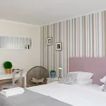 Flores Guest House