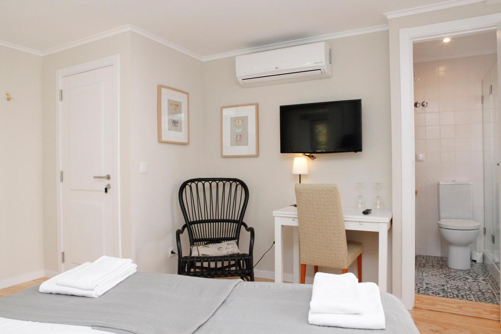 Flores Bed & Breakfast 4*